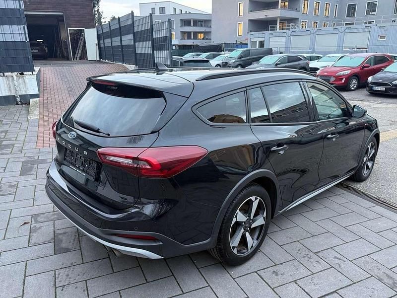 Gebraucht Ford Focus Active 116 PS (85 kW) 2023 Obsidianschwarz metallic Kombi