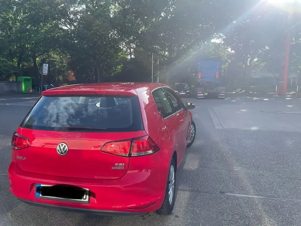 Gebraucht VW Golf VII Trendline 86 PS (63 kW) 2013 Rot Limousine