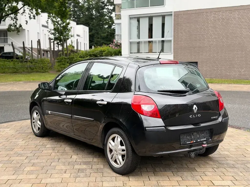 Gebraucht Renault Clio III Dynamique 111 PS (81 kW) 2006 Schwarz Limousine