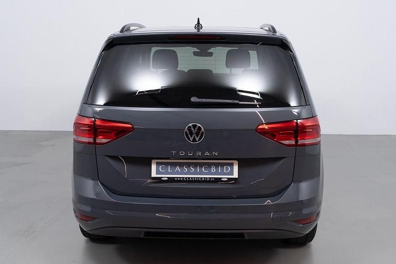 Gebraucht VW Touran Comfortline 150 PS (110 kW) 2023 Grau Van / Kleinbus