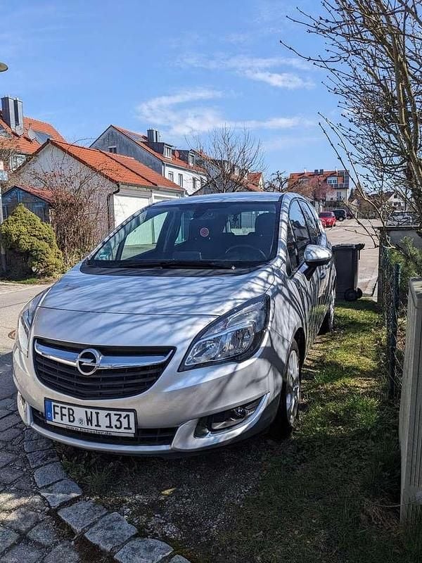 Gebraucht Opel Meriva Edition 140 PS (102 kW) 2014 Silber Van / Kleinbus