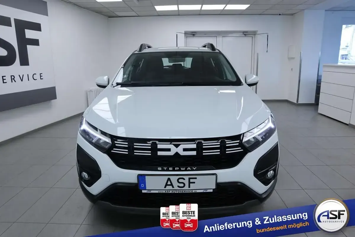 Gebraucht Dacia Sandero Expression 91 PS (66 kW) 2025 Gletscherweiss Kleinwagen