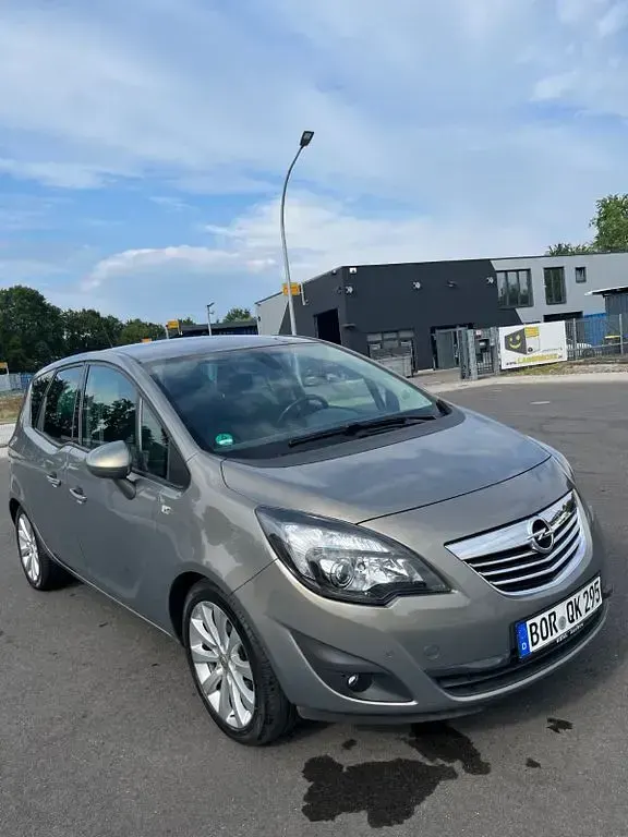 Gebraucht Opel Meriva Innovation 101 PS (74 kW) 2010 Van / Kleinbus