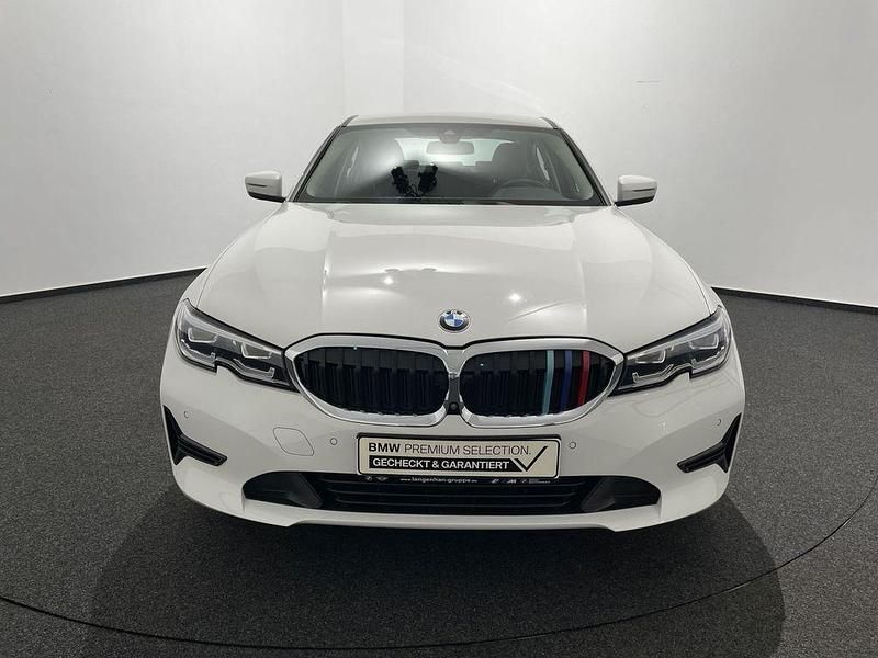 Gebraucht BMW 330 Advantage 258 PS (189 kW) 2019 Weiß Limousine