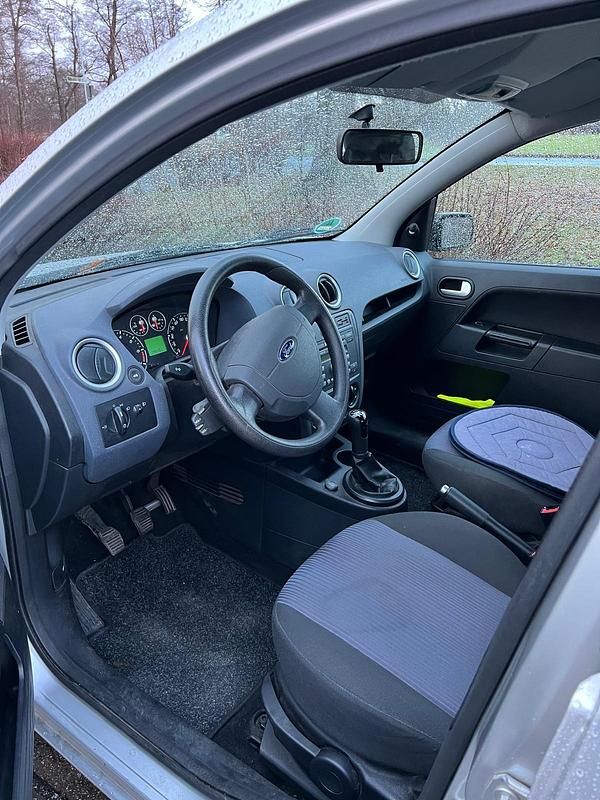 Gebraucht Ford Fusion 80 PS (58 kW) 2005 Silber Kleinwagen