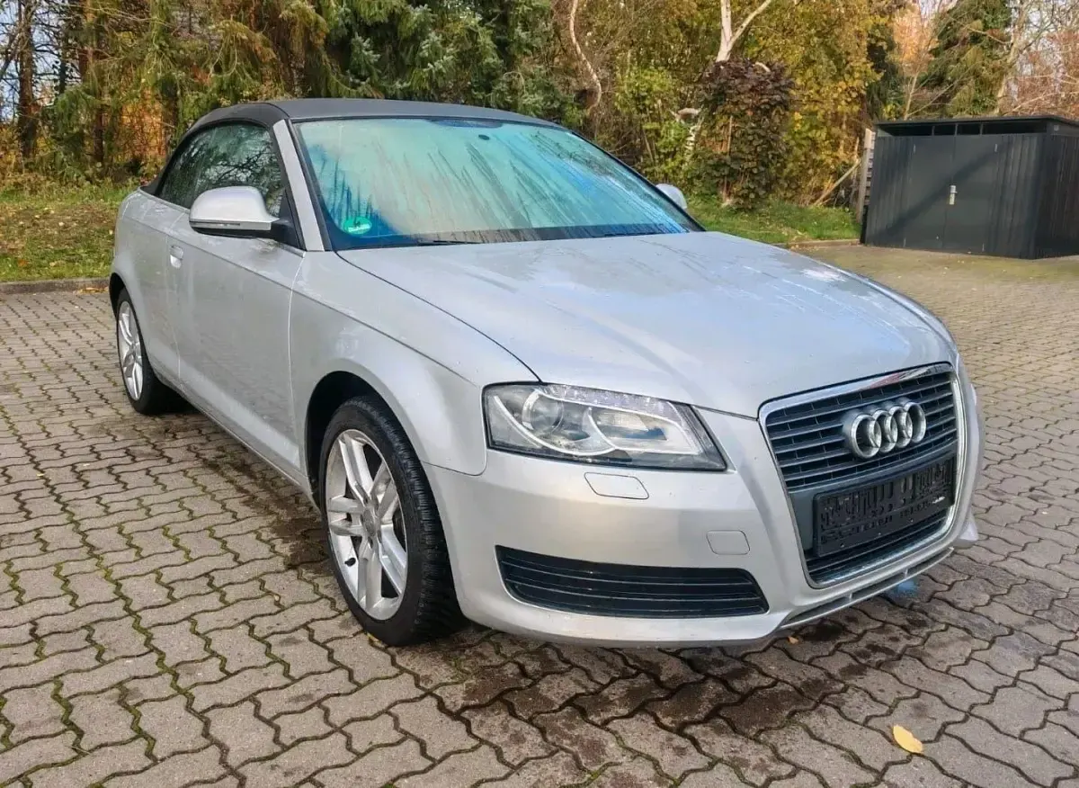 Gebraucht Audi A3 Cabriolet 105 PS (77 kW) 2012 Silber Cabrio