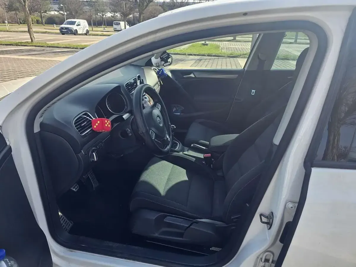 Używany VW Golf VI Style 105 KM (77 kW) 2011 Hatchback
