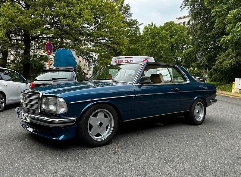 Blau Gebraucht 1978 Mercedes E280 | 22.999 € - Bild 1/4
