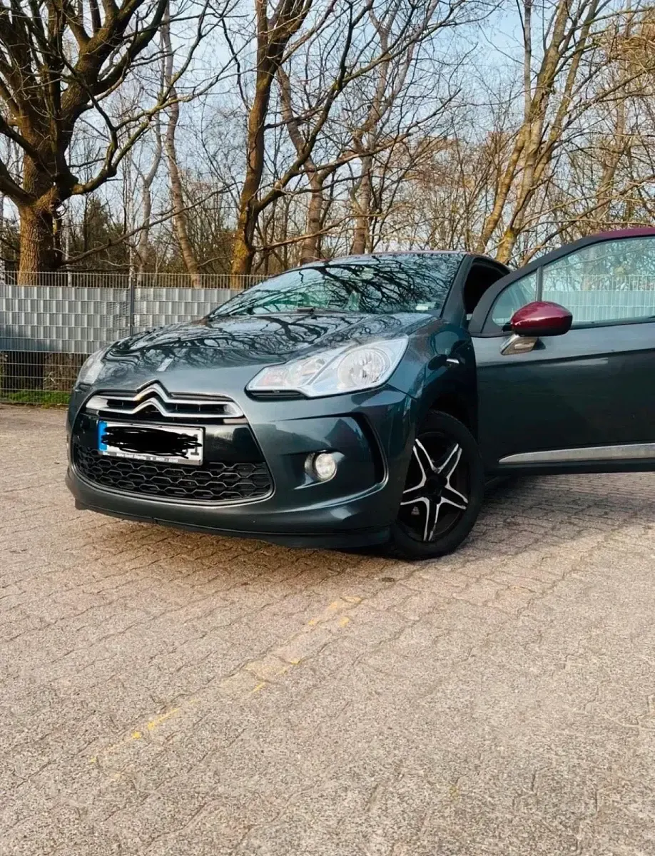 Gebraucht Citroën DS3 68 PS (50 kW) 2012 Grau Kleinwagen