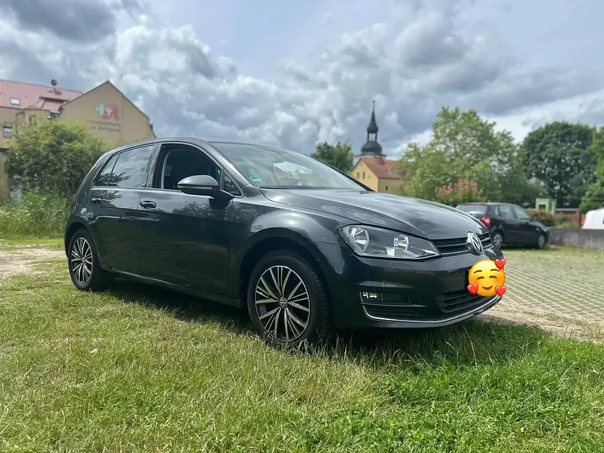 Gebraucht VW Golf VII Allstar 105 PS (77 kW) 2016 Andere farben Kleinwagen
