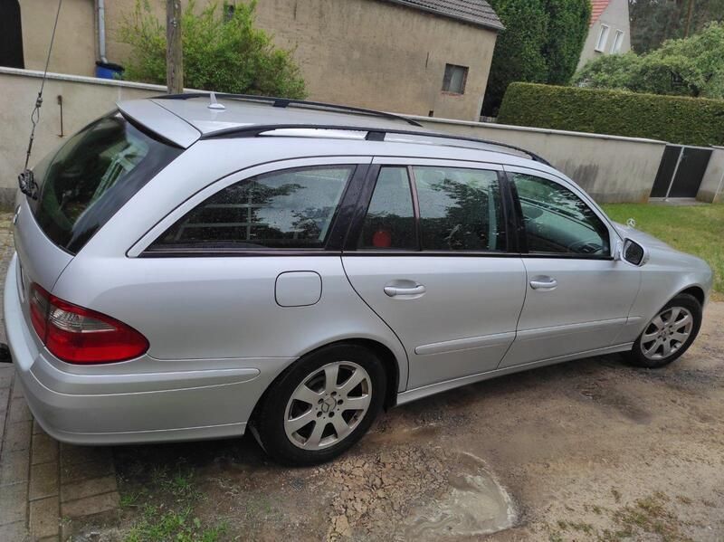 Silber Gebraucht 2007 Mercedes E220 Classic Kombi | 3.400 € (Guter Preis) - Bild 1/4