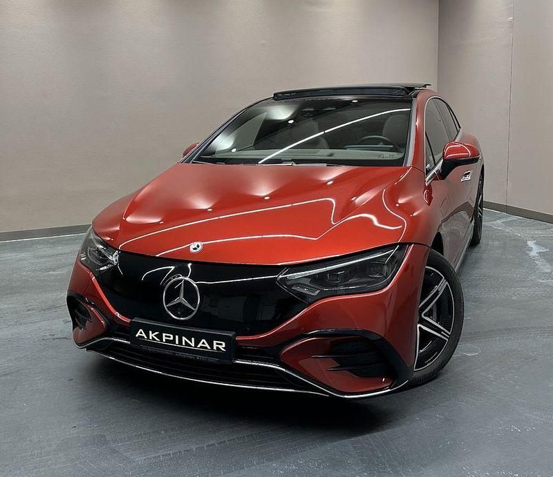 Rot Gebraucht 2023 Mercedes EQE500 AMG line Limousine | 54.800 € (Fairer Preis) - Bild 1/4