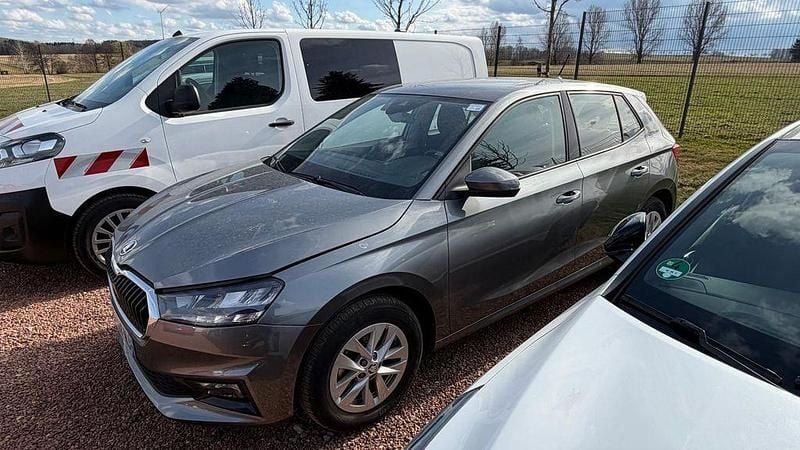 Gebraucht Skoda Fabia Selection 95 PS (69 kW) 2023 Graphitegrau metallic Kleinwagen
