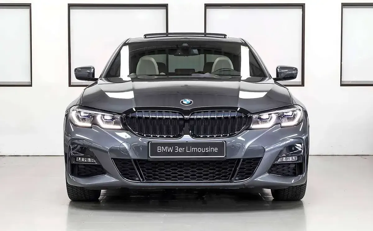 Gebraucht BMW 320 M Sport 184 PS (135 kW) 2022 Mineralgrau metallic Limousine