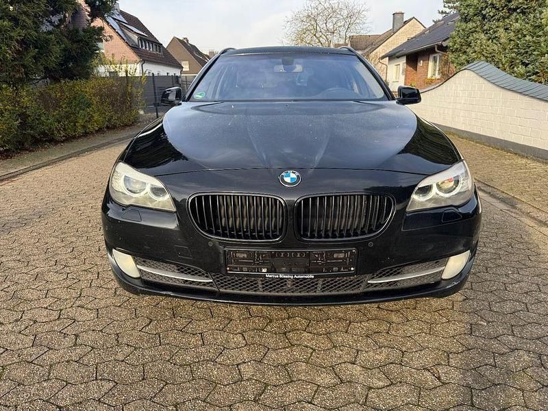 Gebraucht BMW 520 Sport Line 184 PS (135 kW) 2013 Schwarz Limousine