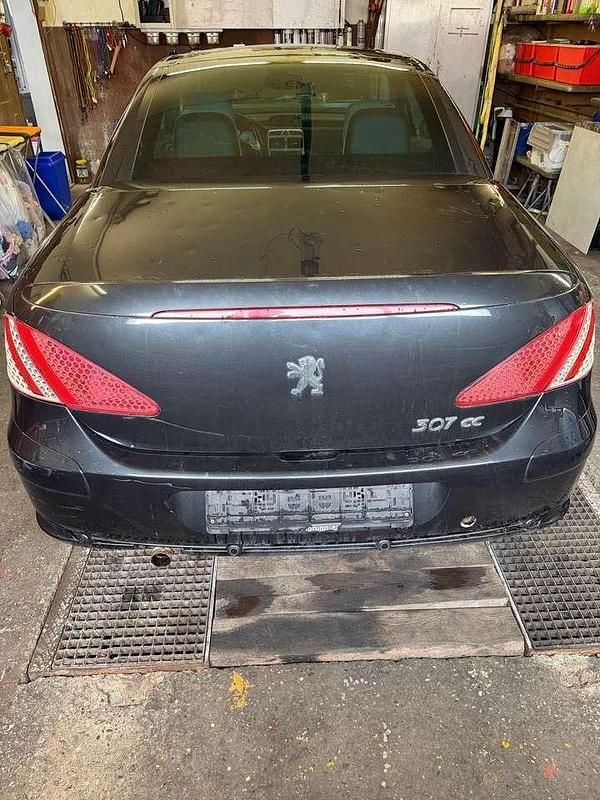 Gebraucht Peugeot 307 CC Tendance 140 PS (102 kW) 2005 Schwarz Cabrio