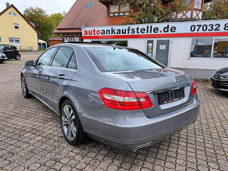 Gebraucht Mercedes E500 Elegance 387 PS (284 kW) 2010 Silber Limousine
