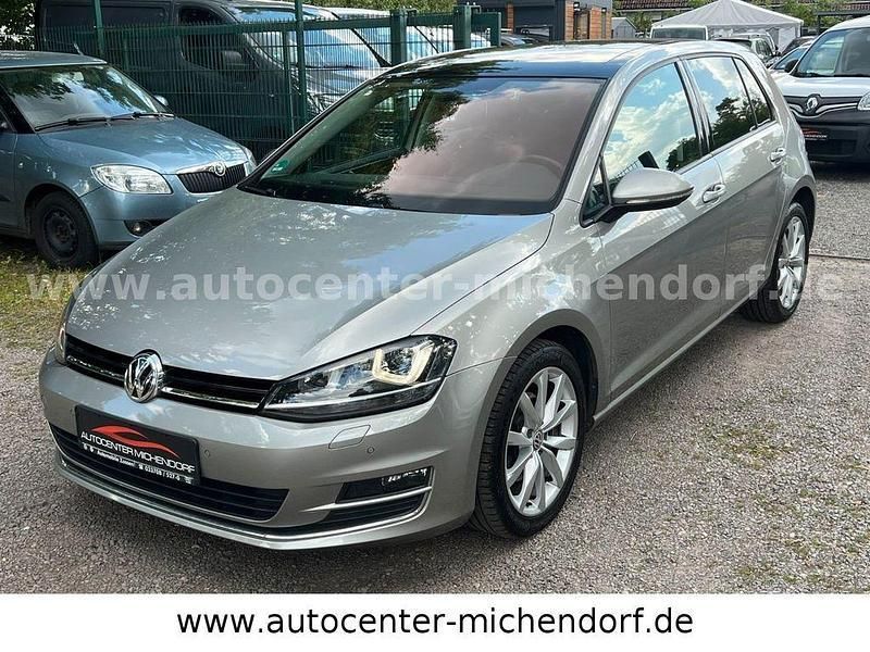 Silber Gebraucht 2014 VW Golf VII Highline Limousine | 12.999 € (Fairer Preis) - Bild 1/4