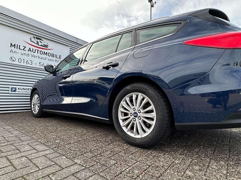 Gebraucht Ford Focus Titanium 120 PS (88 kW) 2019 Blazerblau Kombi