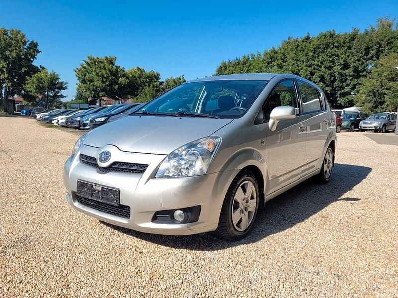 Silver metallic Gebraucht 2008 Toyota Corolla Verso Sol Van / Kleinbus | 2.980 € (Superpreis) - Bild 1/4