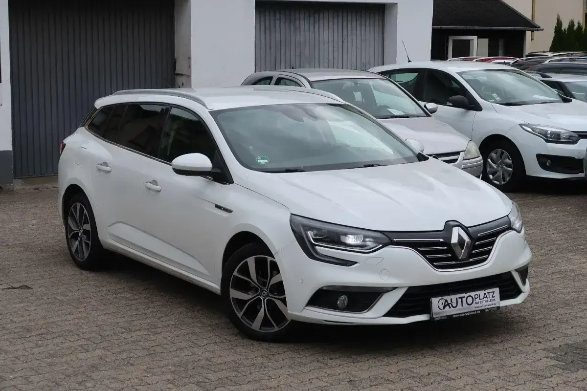 Gebraucht Renault Mégane GrandTour Bose Edition 132 PS (97 kW) 2016 Weiß Kombi