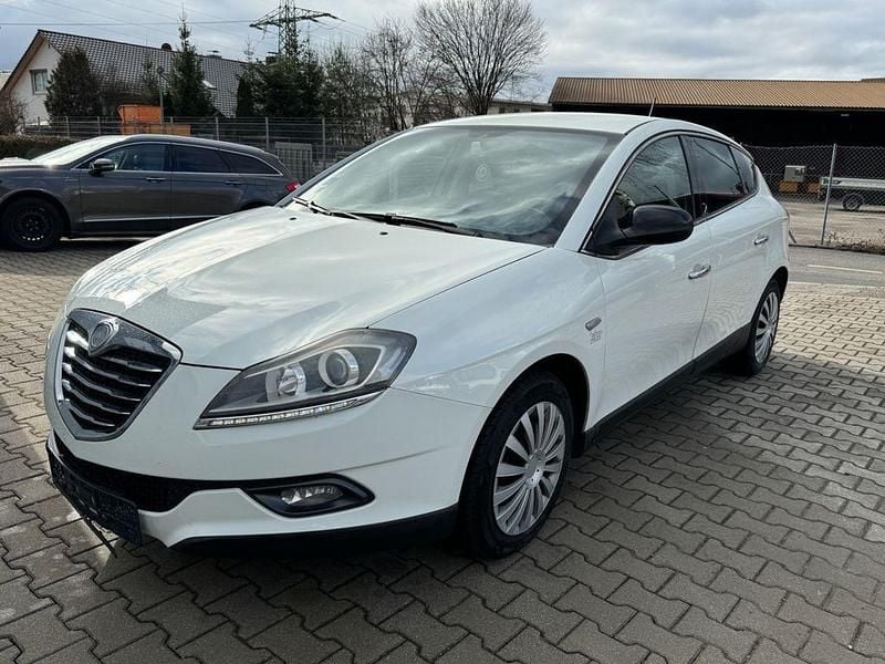 Weiß Gebraucht 2013 Lancia Delta Gold Kleinwagen | 4.000 € (Guter Preis) - Bild 1/4