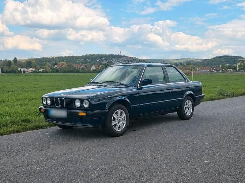 Używany BMW 320 129 KM (94 kW) 1987 Niebieski Coupe