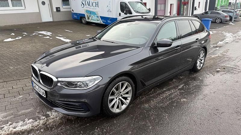 Grau Gebraucht 2019 BMW 520 Sport Line Kombi | 22.999 € (Etwas zu teuer) - Bild 1/4