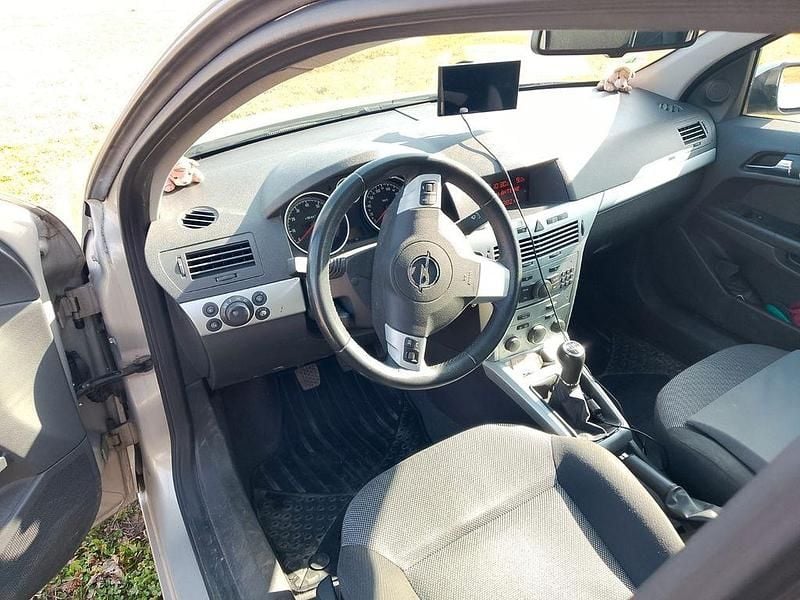 Gebraucht Opel Astra 116 PS (85 kW) 2009 Beige Limousine