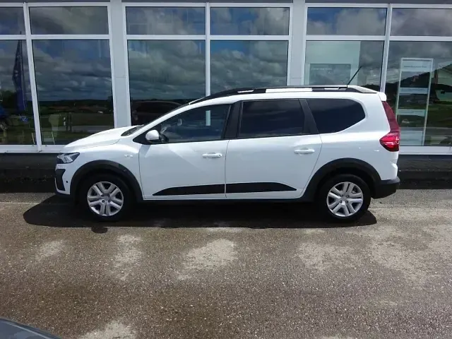 Gebraucht Dacia Jogger Expression 141 PS (103 kW) 2023 Weiss Van / Kleinbus