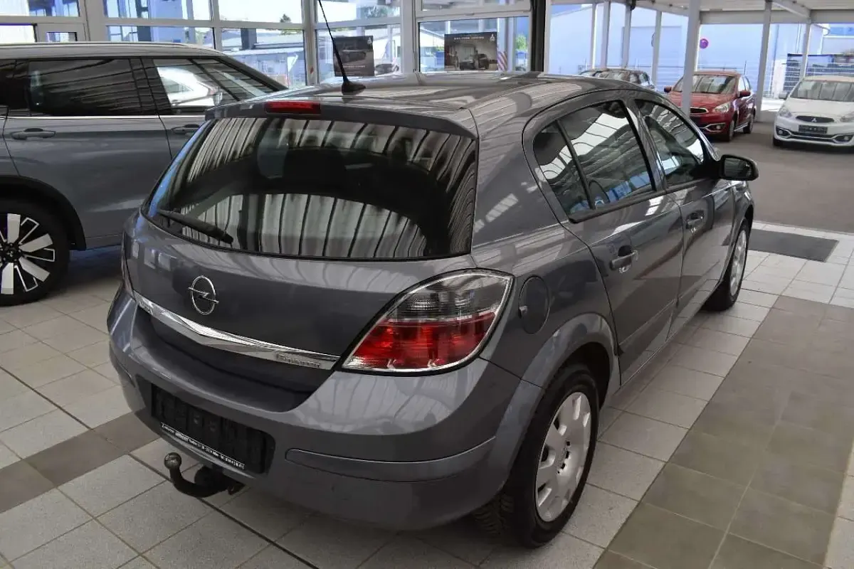 Gebraucht Opel Astra Edition 105 PS (77 kW) 2007 Grau Limousine