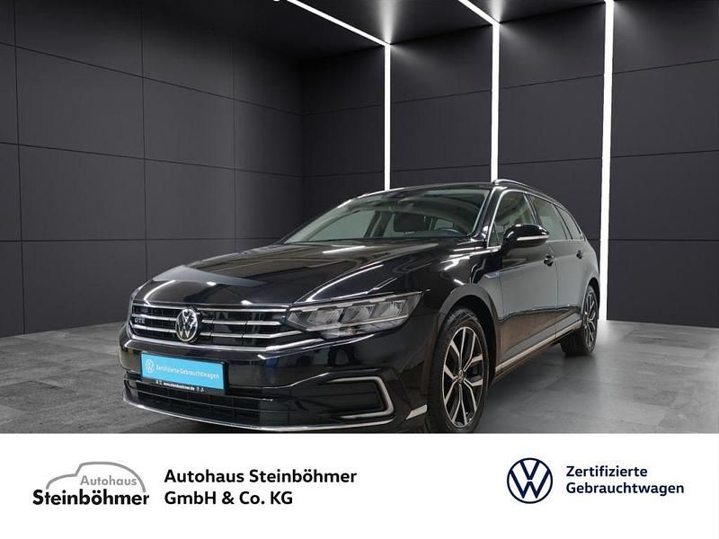 Deep black perleffekt (metallic) Gebraucht 2022 VW Passat Kombi | 26.435 € (Fairer Preis) - Bild 1/4