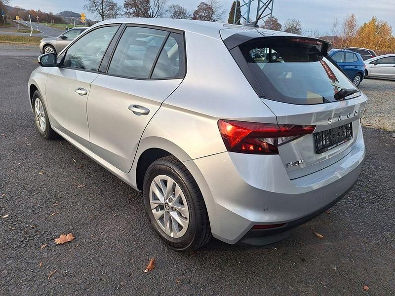 Neu Skoda Fabia 116 PS (85 kW) 2025 Silber Limousine