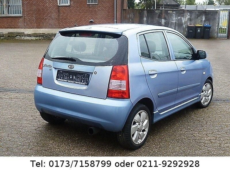 Second-hand Kia Picanto EX 65 CP (47 kW) 2006 Albastru Hatchback