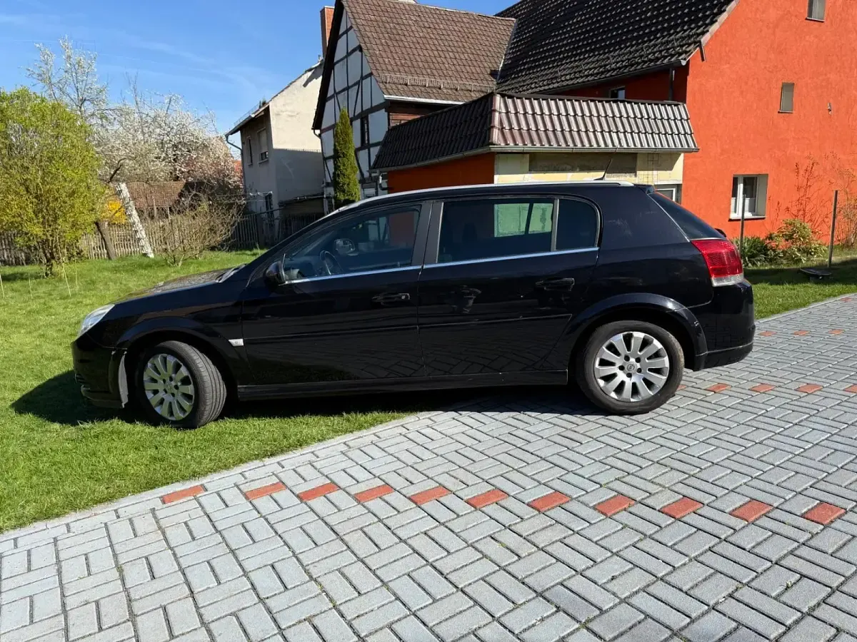 Gebraucht Opel Signum 159 PS (116 kW) 2007 Schwarz Kleinwagen