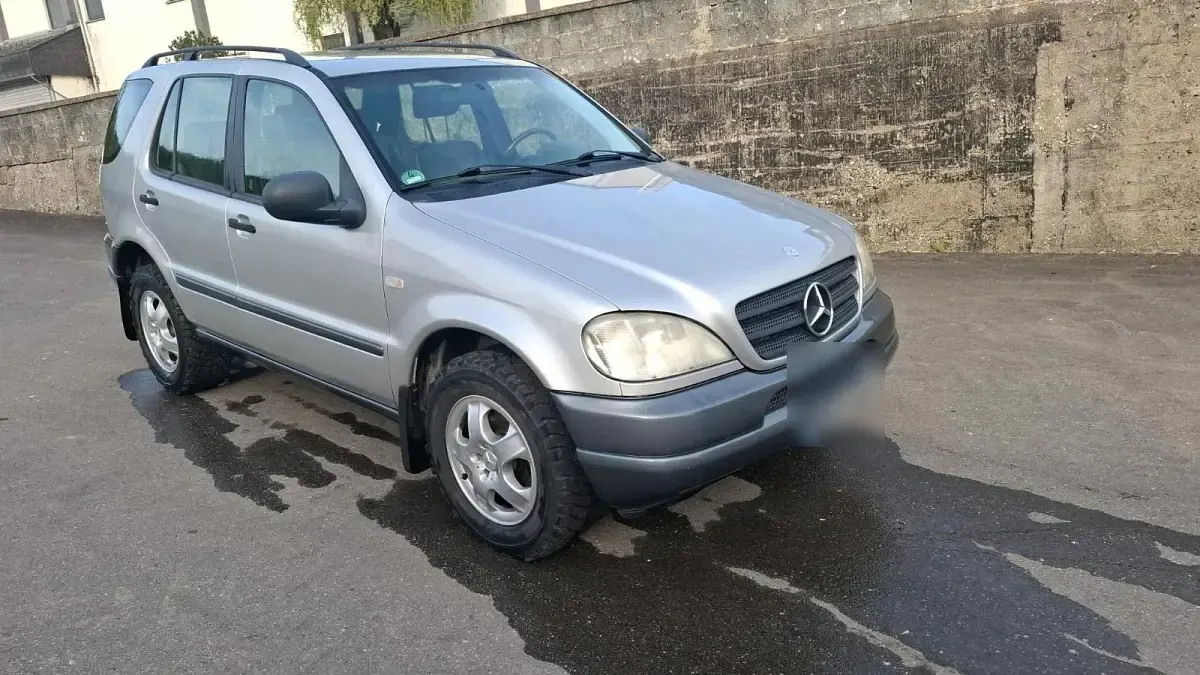 Gebraucht Mercedes ML320 218 PS (160 kW) 1999 Silber SUV