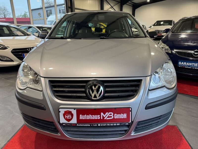 Silber Gebraucht 2009 VW Polo Trendline Kleinwagen | 3.490 € (Guter Preis) - Bild 1/4