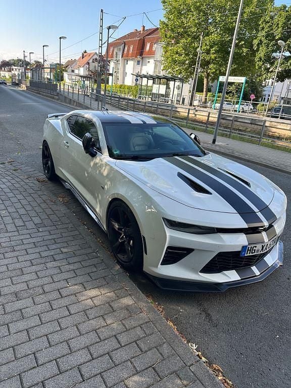 Weiß Gebraucht 2018 Chevrolet Camaro Sport Coupé | 22.999 € (Guter Preis) - Bild 1/4