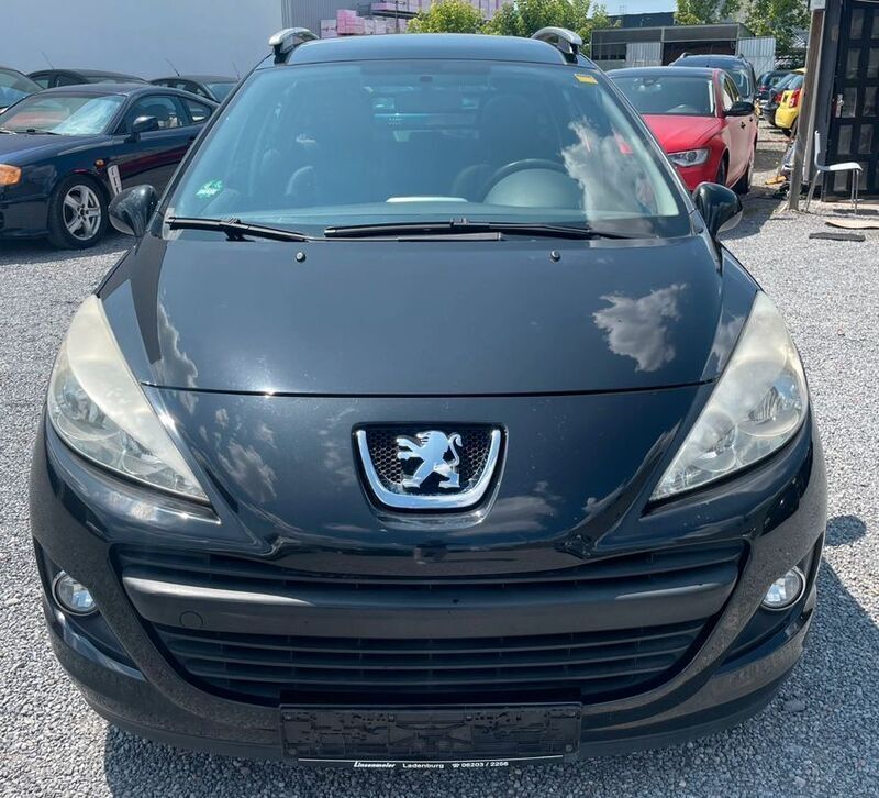 Gebraucht Peugeot 207 Urban Move 95 PS (69 kW) 2010 Schwarz Kombi