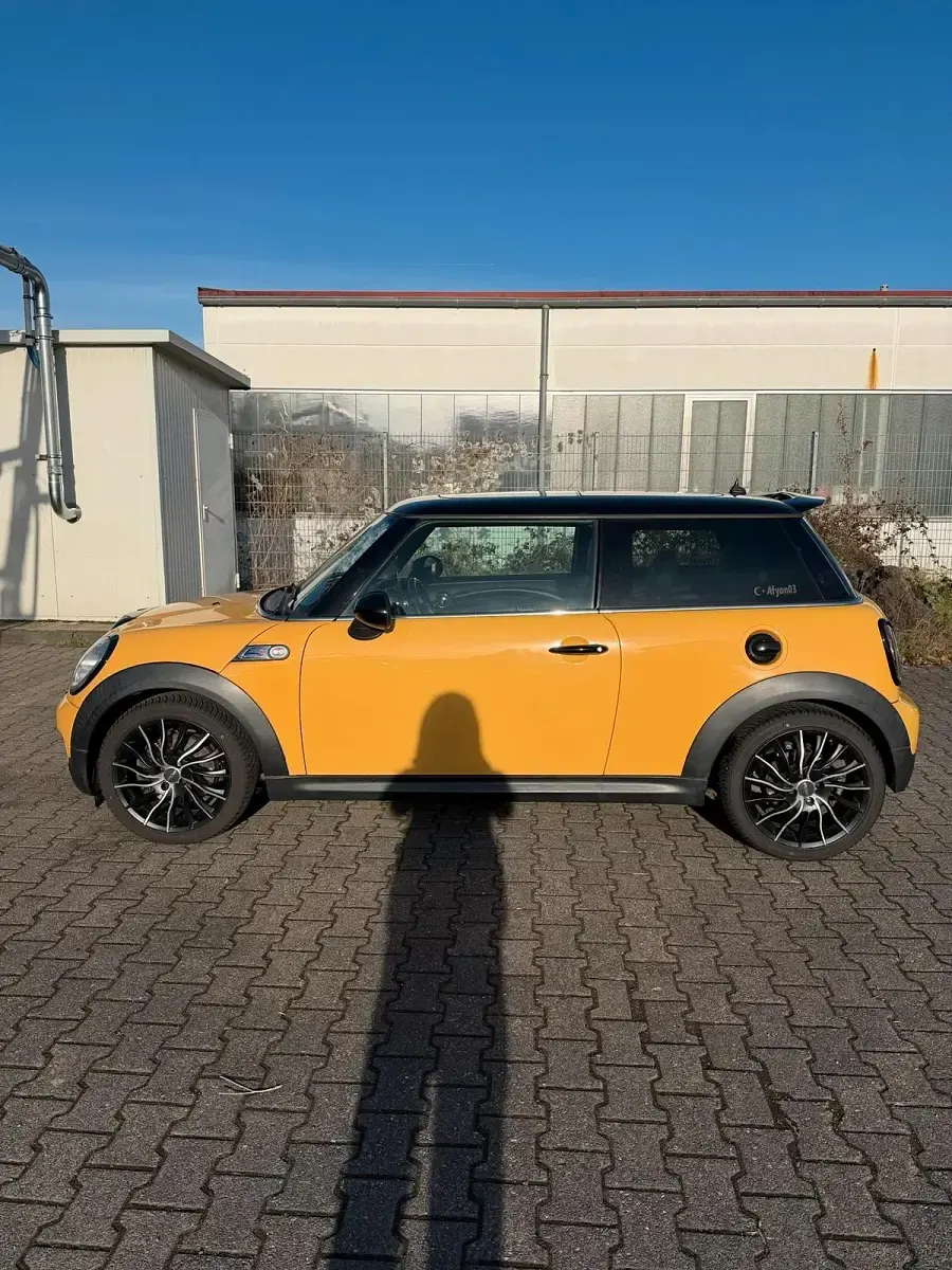 Używany Mini Cooper S 174 KM (127 kW) 2009 Żółty Hatchback