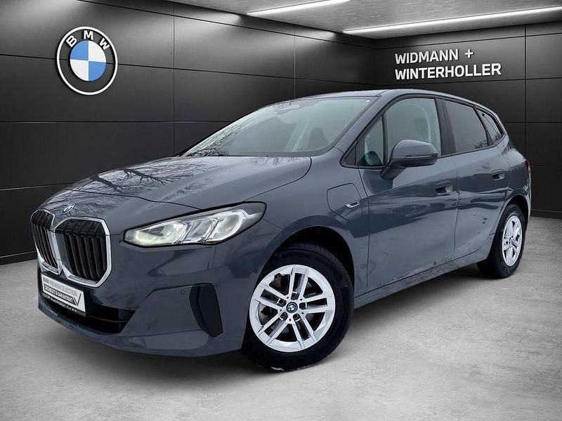 Grau Gebraucht 2022 BMW 225 Active Tourer Van / Kleinbus | 31.880 € - Bild 1/4