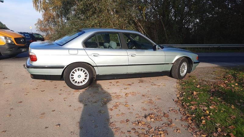 Gebraucht BMW 730 193 PS (141 kW) 2001 Limousine