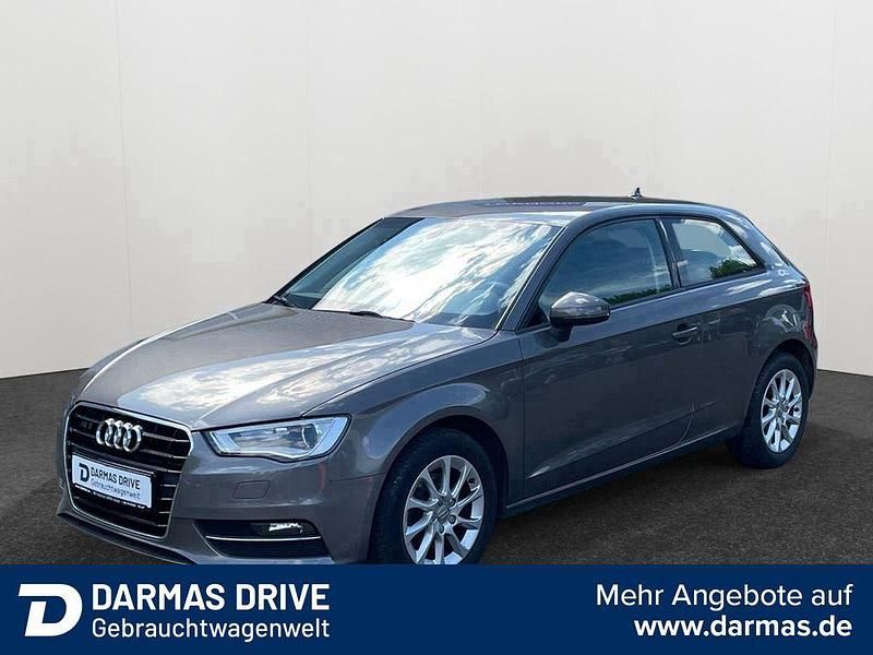 Grau Gebraucht 2015 Audi A3 Attraction Limousine | 11.490 € (Superpreis) - Bild 1/4
