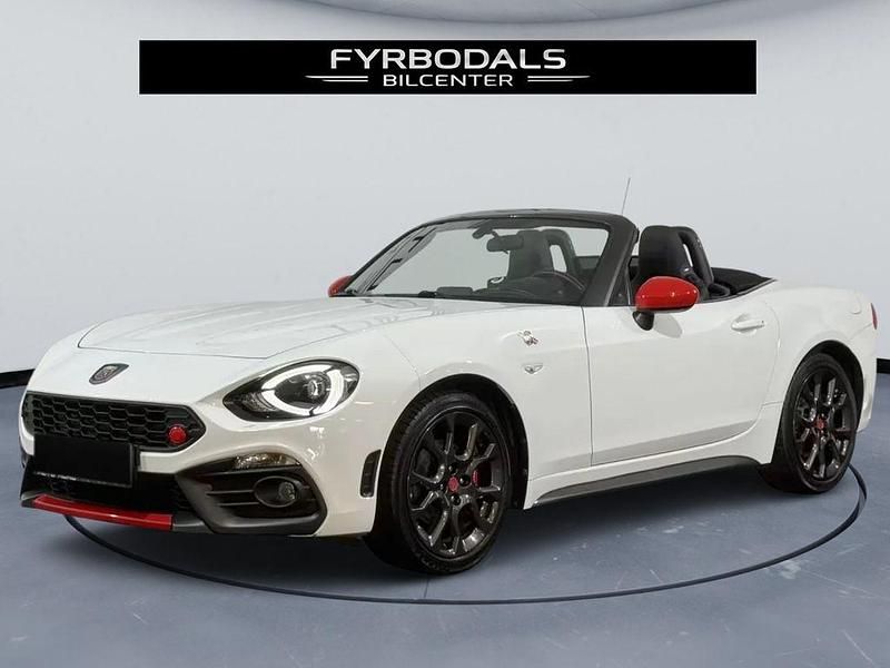 Weiß Gebraucht 2019 Abarth 124 Spider Cabrio | 31.900 € (Fairer Preis) - Bild 1/2