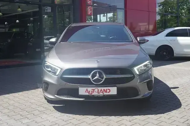Gebraucht Mercedes A200 Avantgarde 163 PS (119 kW) 2018 Grau Limousine