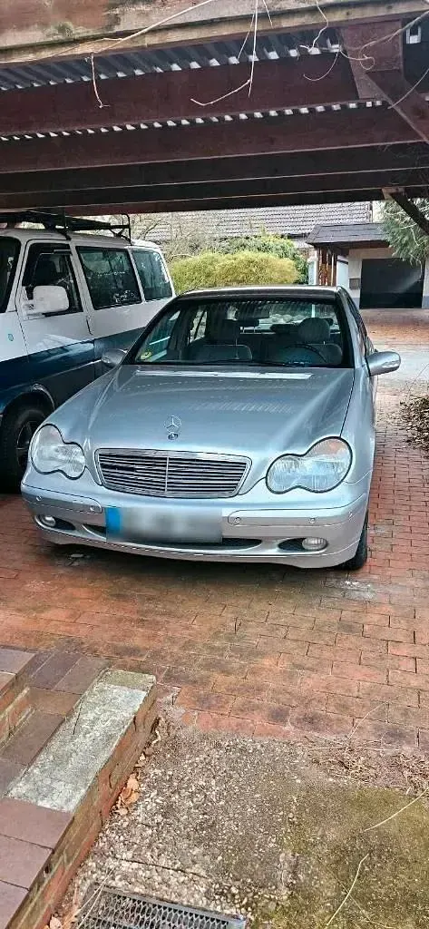 Gebraucht Mercedes C220 143 PS (105 kW) 2001 Silber Limousine