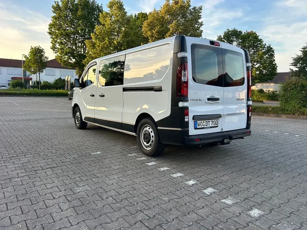 Gebraucht Renault Trafic 145 PS (106 kW) 2021 Weiß Van / Kleinbus