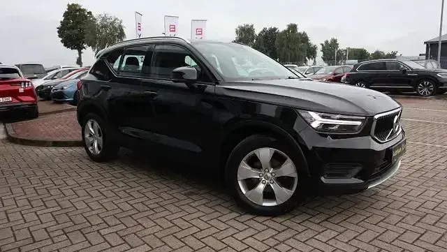Gebraucht Volvo XC40 Momentum 150 PS (110 kW) 2019 Schwarz SUV