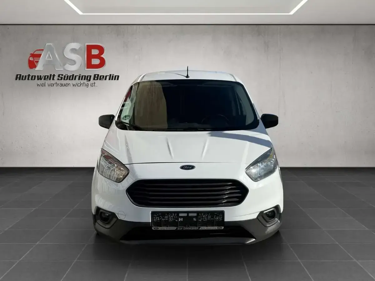 Używany Ford Transit Trend 101 KM (74 kW) 2020 Biały Minivan