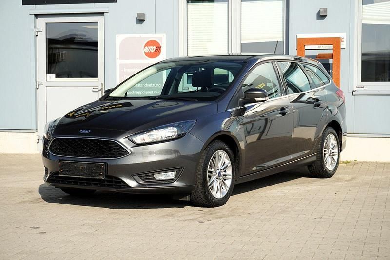Gebraucht Ford Focus Cool & Connect 101 PS (74 kW) 2018 Grau Kombi